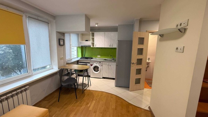 Продаж/ Квартири/ масив Лісовий/ Поруч метро/ Капремонт/ - фото 1