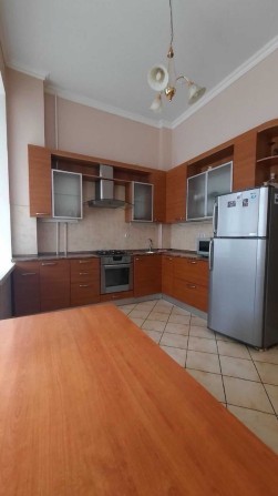 Центр. 2 кім. квартира (63.8 кв.м), вул. Саксаганського 36 А - фото 1