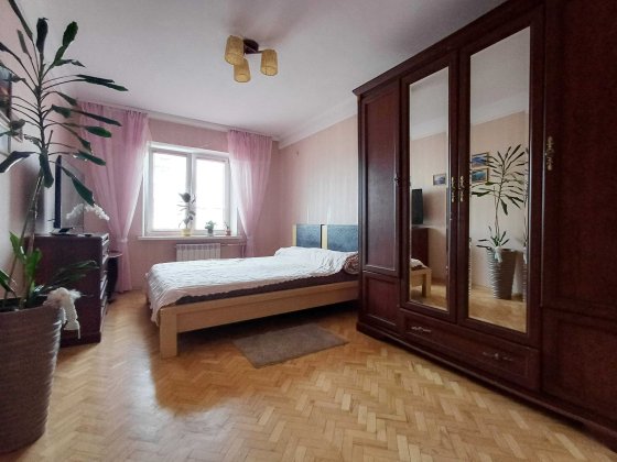 Затишна, комфортна, велика квартира (60м2) на вул. Березняківська 14а Киев