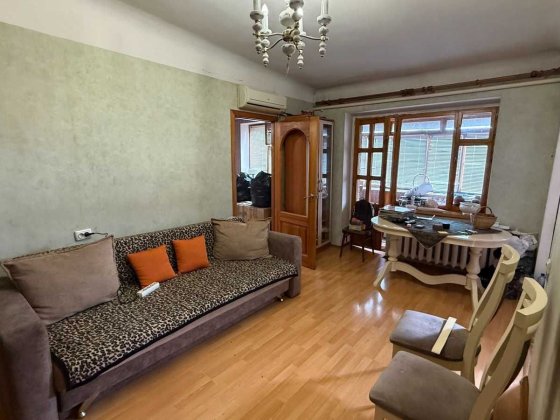 Продаж,Дарницький р-н 3к.кв Павла Чубинського 8а Киев