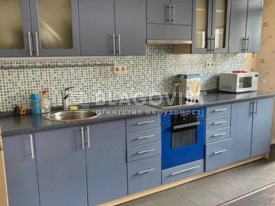 проодаж Ахматова, Урлівська, 1 кім, 57кв.м, 82000у.е Киев