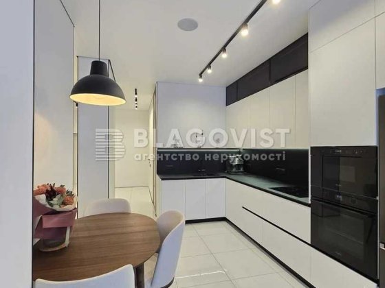 Продам 2к квартира ЖК Панорама на Печерську вул Коновальця Щорса 44а Киев