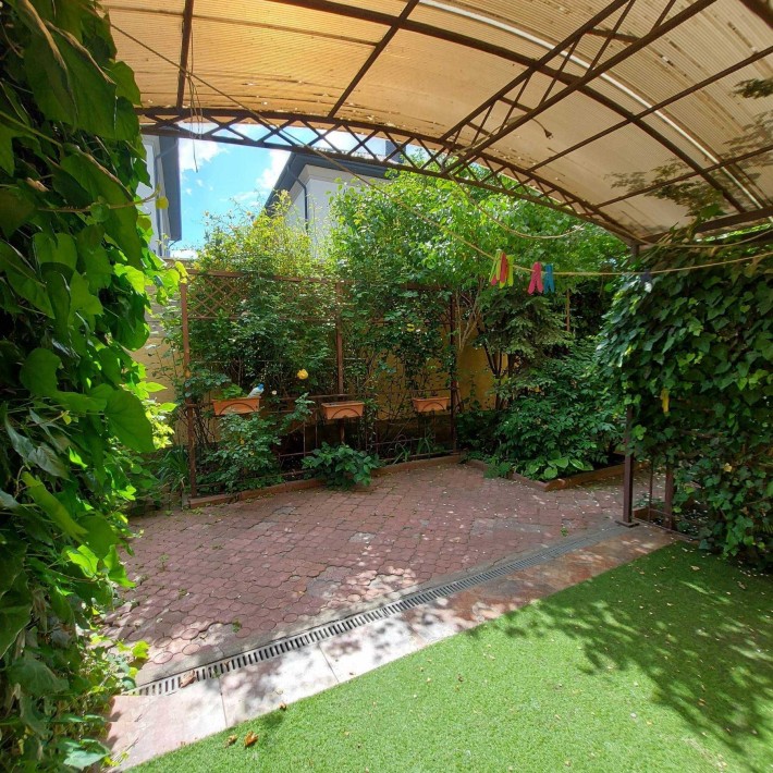 Будинок на Фонтані з ділянкою 4.5 соток та повним пакетом документів - фото 1