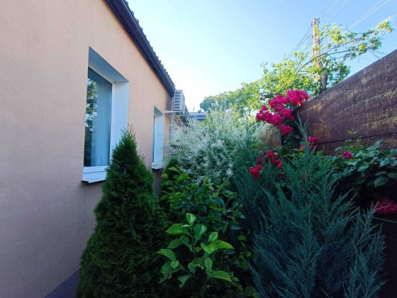 В продаже дом на два входа  район Салтовка напротив парка ,,Победы" Харьков