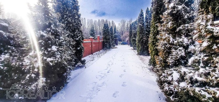 У продажі затишний таунхаус з виходом на Журавлівське водосховище! - фото 1