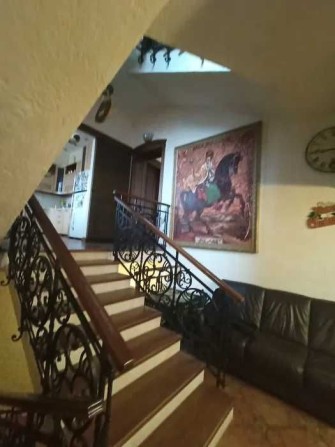 Продам ОТЛИЧНЫЙ дом в ЦЕНТРЕ! 5-ть комнат - фото 1