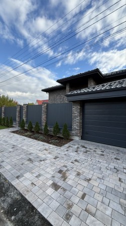 Будинок 128 м² з підвалом і терасою — готовий під чистове. Газ! Гараж - фото 1