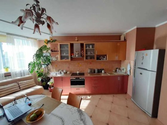 Продаж 2 к кв 81 кв.м вул срібнокільська 1, Метро позняки Київ