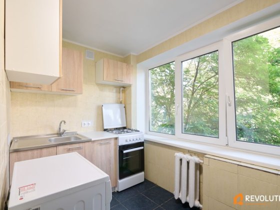 Без% , продаж 1 кімнатної квартири Бульвар Верховної Ради 18а, метро Київ