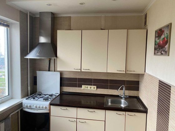 Продаж 3 кімнатної квартири біля метро Оболонь