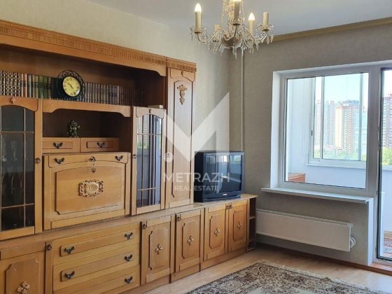 Світла 2к квартири 56м кв., вул.Ревуцького, 7, м.Харьківська Киев