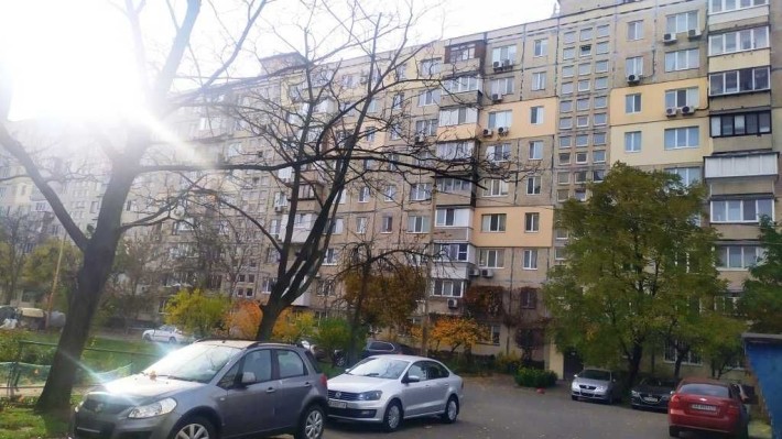 Абсолютно вільна квартира. Без комісійних. - фото 1