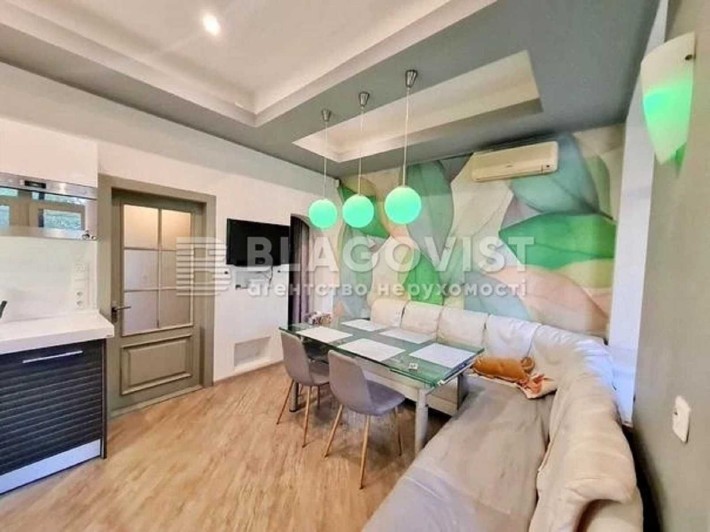 Продаж простора квартира, 126м2, сталінка, з ремонтом, ст.м Деміївська - фото 1