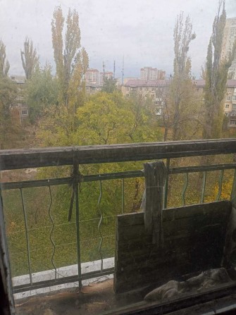 Продаж 3кім.кв по вул Будівельників 18,до метро 2 зупинки. - фото 1