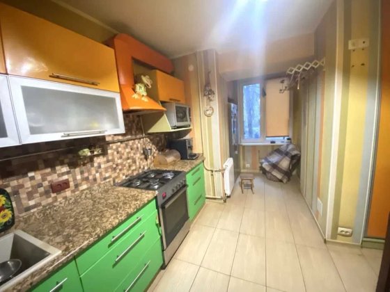 2К вигідна вартість з ремонтом цег. будинок Р. Окипної 5А поруч метро Киев