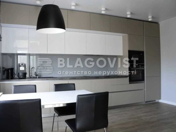 Продаж  2 к квартири з ремонтом жк Севен Київ