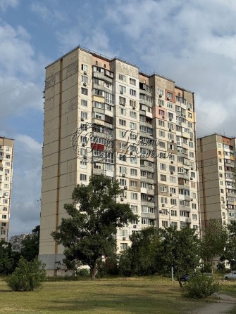 Продається 3-кім квартира біля озера на Оболоні - фото 1