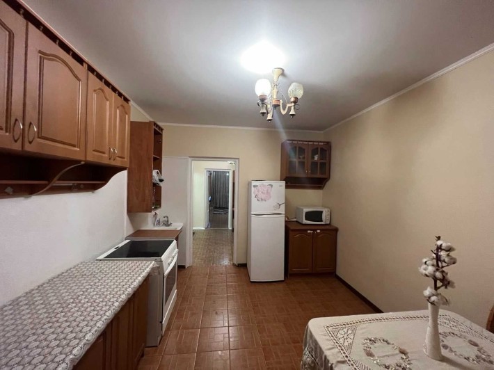 1 комн Лисковская 12 Большая 51.3квм Холл 2 Лоджии Троещина 1эт из16 - фото 1