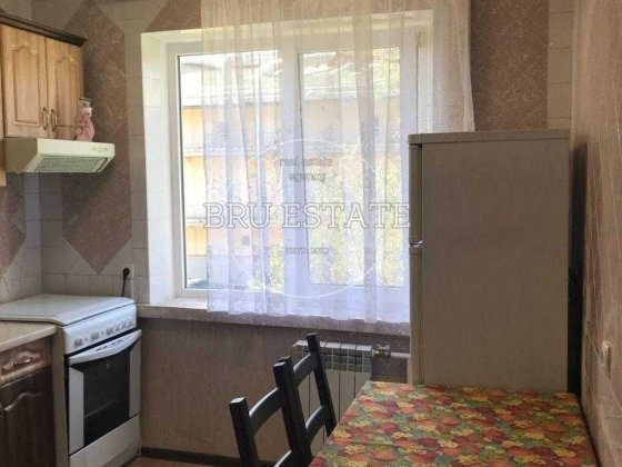 Продам гарну 2к кв біля метро Героїв Дніпра та Мінська Київ