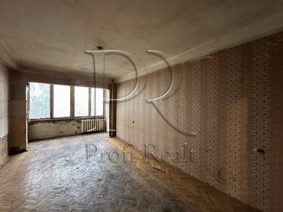 Продаж 2 кімн. квартири біля метро Лівабережна / Русанівка Київ