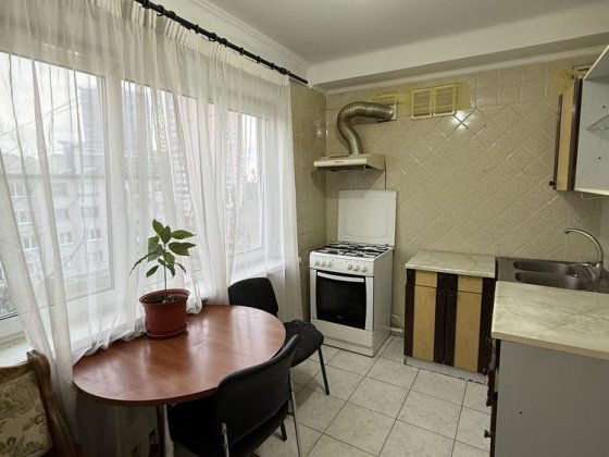 Продам 3к Дарницький бул 17 Дніпровський р Київ