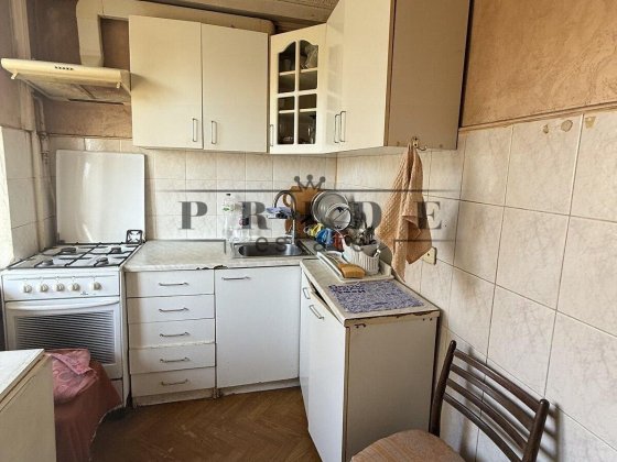 Продається простора 3-кімнатна квартира - Деснянський район. Киев