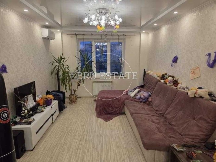 Продам простору 3к на вул Червоної Калини 93б Троєщина Деснянський - фото 1