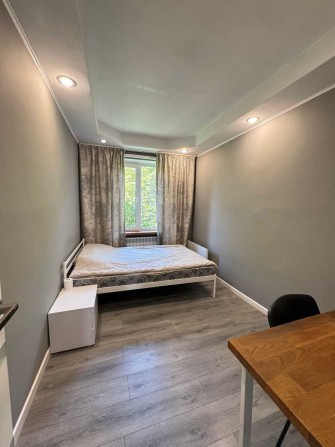 Печерськ метро 3 хв Квартира Продаж дві кімнати Держ Програми! - фото 1