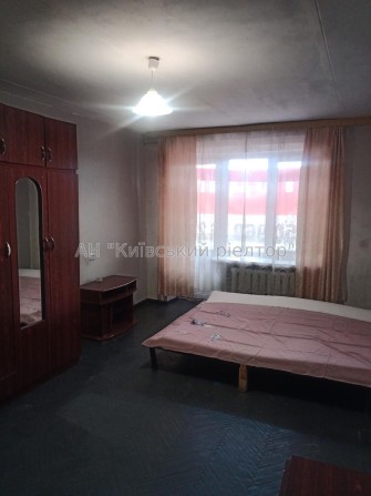 Продам недорого 1 к. квартиру біля Дарницької площі! - фото 1