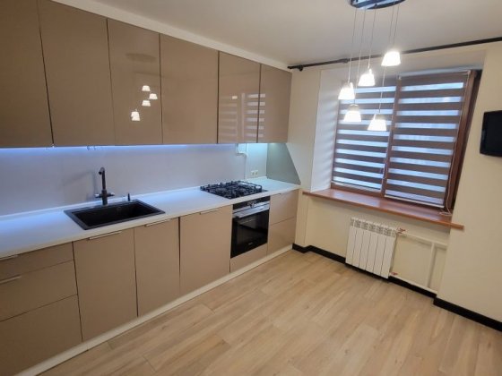 м.Лівобережна 3к Продаж Вул.Шептицького,20а ТРЦ Комод Київ