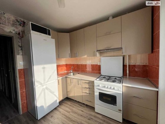 Світла 1-к просп. Романа Шухевича, 12А. Чернігівська 15-хв. Киев