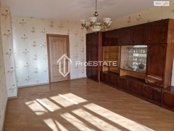 Продаж 3к квартири 84 кв. м  на шоссе Харьківське 11 • ID 33625084 Киев