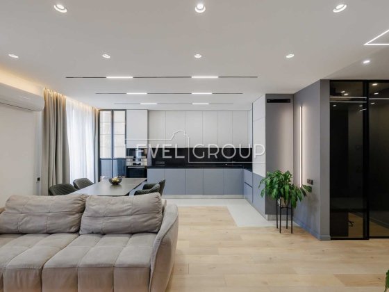 Продаж 3к квартири вул. Дніпровська Набережна 18а ЖК SEVEN Киев