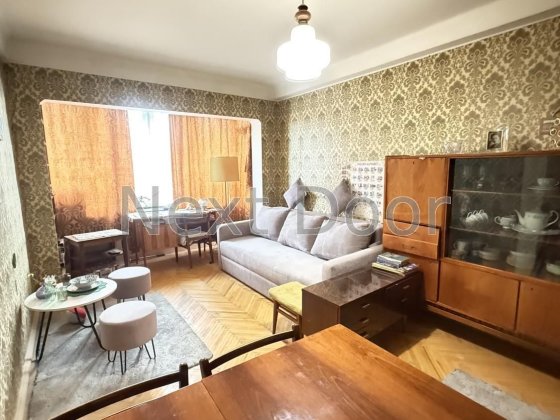 БЕЗ КОМІСІЇ! Продам простору 3-х кімнатну квартиру. Березняківська