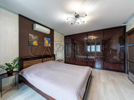 Продам 3к квартира з ремонтом і меблями 78м2 ЖК Милославичі Київ