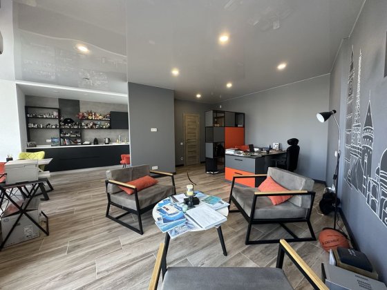 Квартира з дизайнерським ремонтом, 43м, Івасюка 2д Киев