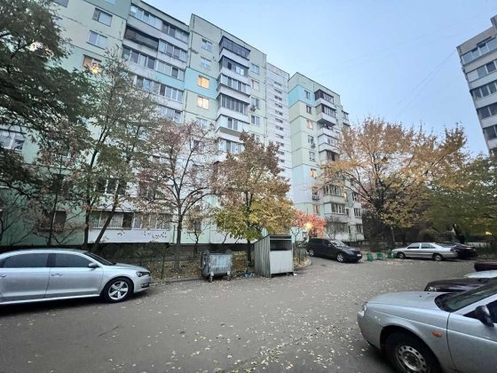 Продаж 1 кв, ГАЗ, метро Вирлиця, Дарницький, Вербицького 28А Київ