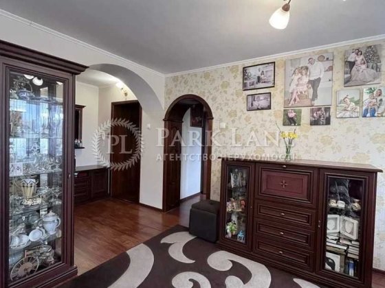 Продаж 3-кім з ремонтом Лобановського просп. (Червонозоряний пр), 130