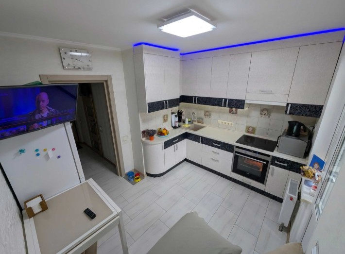 Гарна 1к. квартира з меблями та технікою. Троєщина, вул. Закревського - фото 1