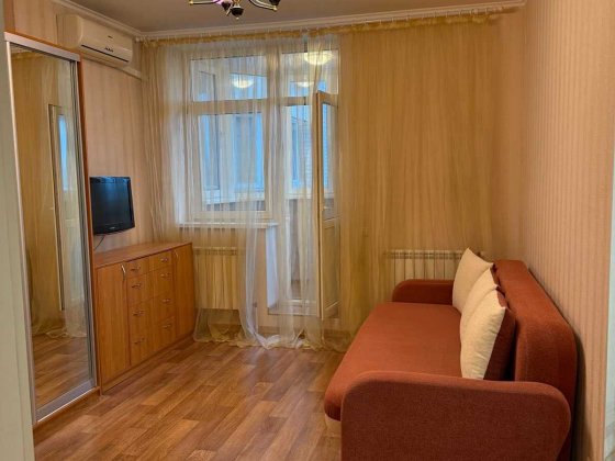 Продається 1-к. квартира-студія на Калнишевського, 7. Мінський масив Київ