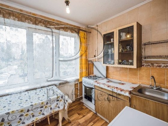 Продаж 3-ної кв-ри пр-ту.В. Івасюка 17 ст.м .Оболонь,Мінська Киев