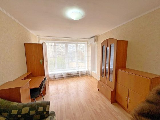 Продаж 1-кім. квартири  М. Дарниця 5хв. Жмаченка Малишка Київ