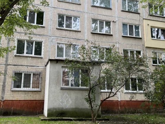 2 кімнатна квартира з підвалом на Бекешкіної\Карбишева, М.Чернігівська Киев