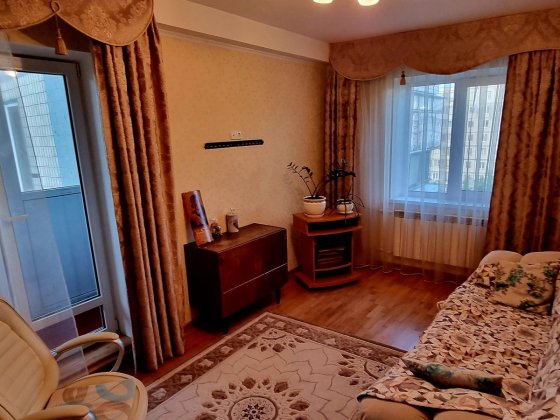 Пр-кт. Тичини, 21 7/9;47/26; кухня6,8