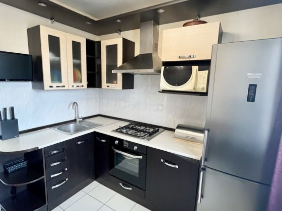 Простора 2-кімантна квартира з якісним ремонтом вул. Лариси Руденко 7 Киев