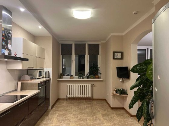 Продаж 3-к. квартира в ЖК Корона, Срібнокільська 1, Позняки Київ