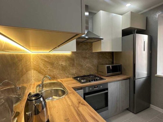 Продаж великої однокімнатної квартири Троєщина НОВИЙ ремонт Киев