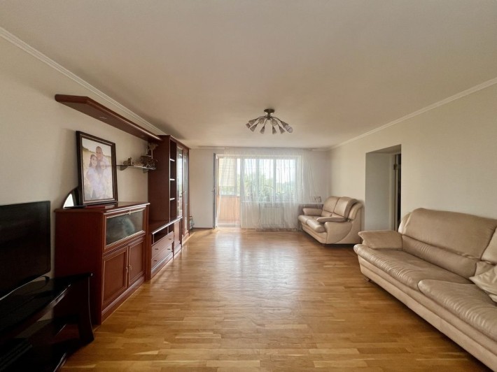 3-кімнатна на Прирічній - фото 1