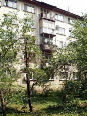 Будівельників,17. Двокімнатна квартира 45кв.м. на 1 поверсі. - фото 1