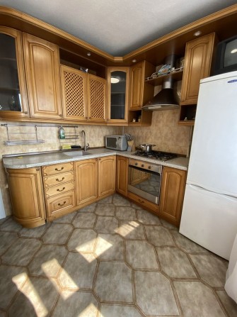 Оболонская пл.1 метро Оболонь Дрим Таун Мінская - фото 1